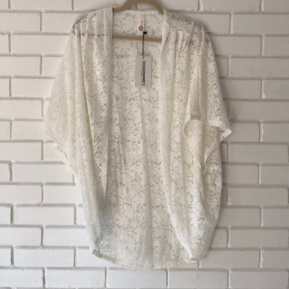 💄Paisley Lace Kimono Shrug🎉L last one🎉 - Picture 3 of 3